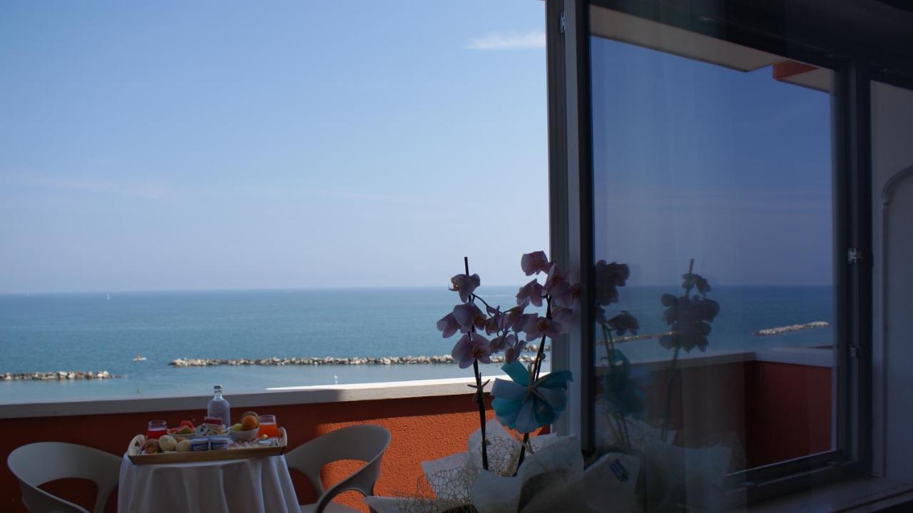 Hotel Palazzo Caveja Rimini Ngoại thất bức ảnh