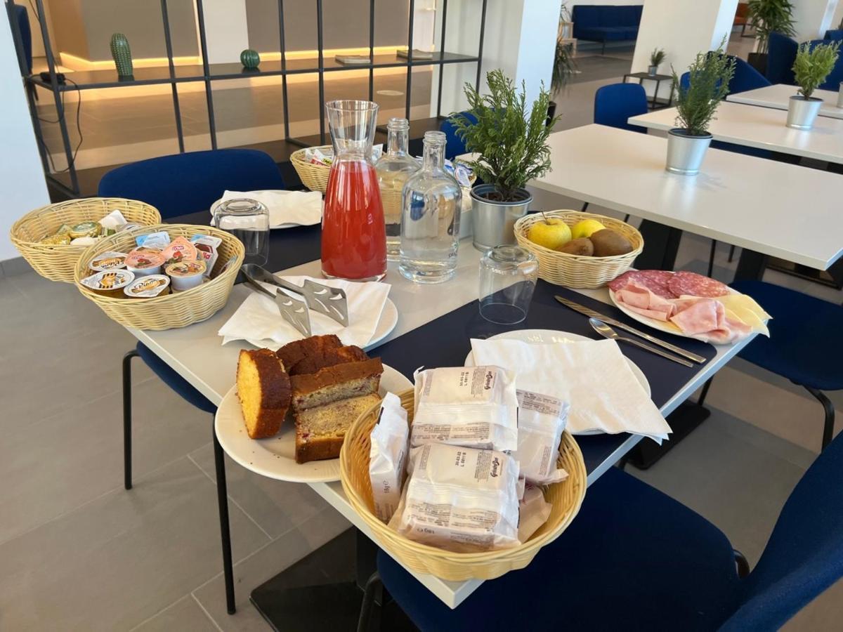 Hotel Palazzo Caveja Rimini Ngoại thất bức ảnh